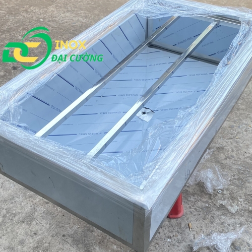 THÙNG ĐÁ  GIỮ LẠNH  KÈM 24 KHAY TOPING  105X585X240